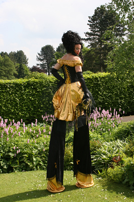 Venetian stilts act